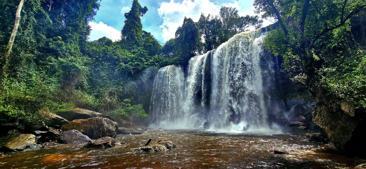 Phnom Kulen : La Montagne Sacrée et ses Trésors Cachés