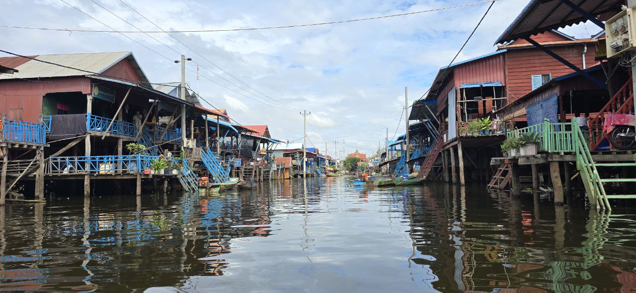 Le village flottant de Kampong Pluk. 